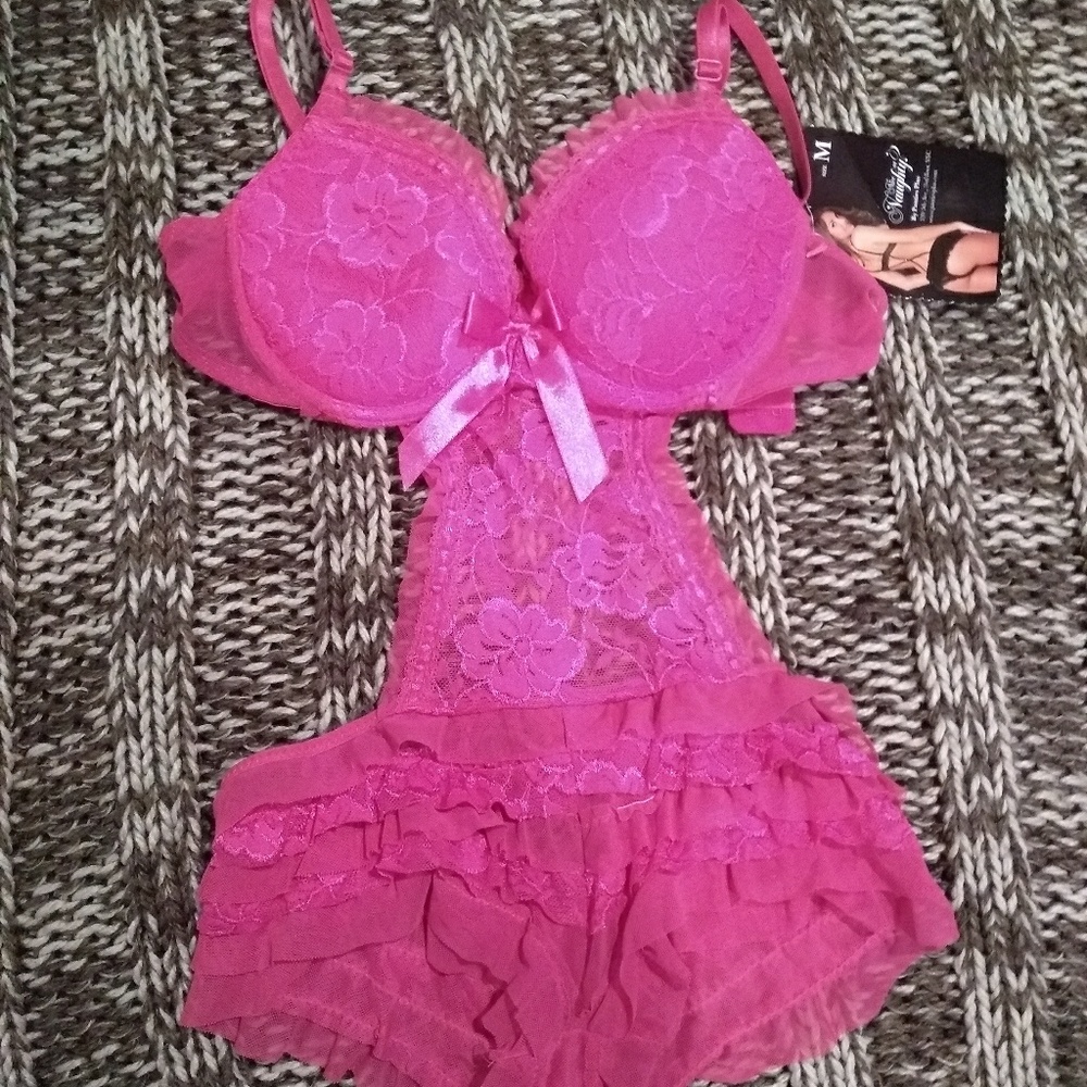 NWT size Medium lingerie